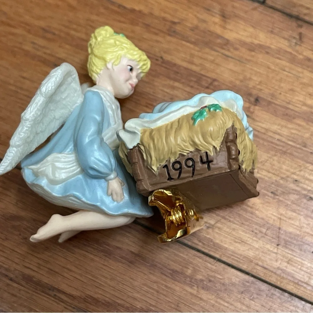 Hallmark Keepsake 1994 Happy Birthday Jesus Angel With Baby Jesus Ornament